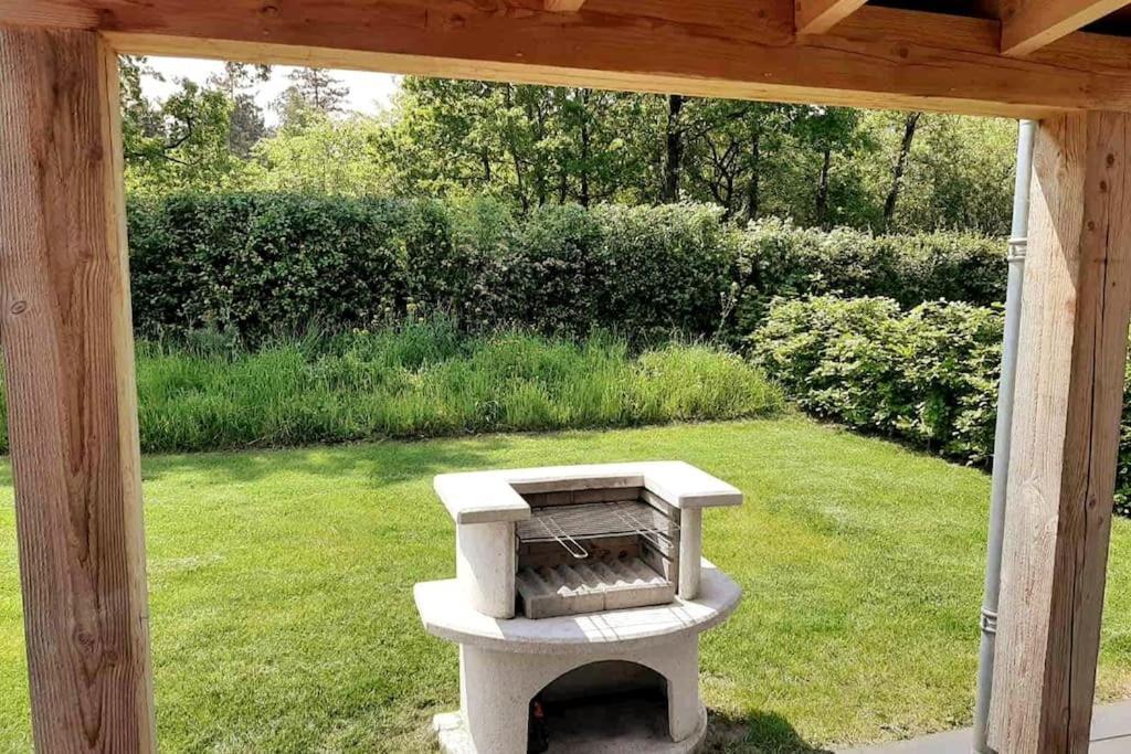 Vakantiehuis Eikzicht Gelegen Aan Het Bos Elsloo  Exterior foto