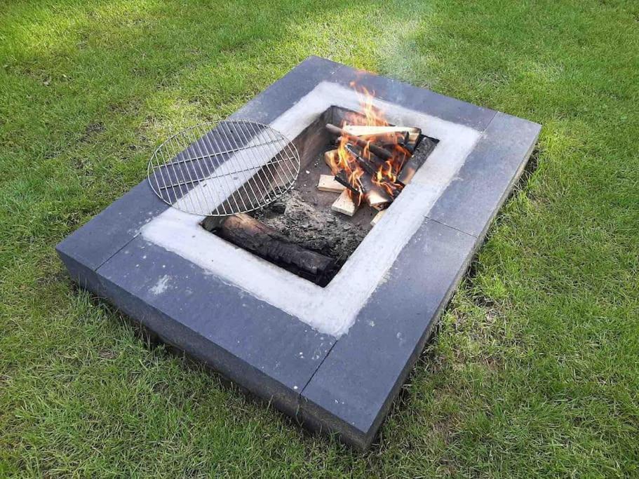 Vakantiehuis Eikzicht Gelegen Aan Het Bos Elsloo  Exterior foto