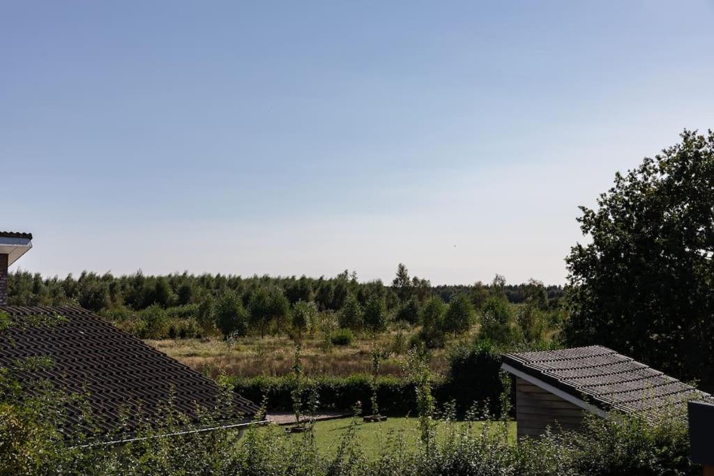 Vakantiehuis Eikzicht Gelegen Aan Het Bos Elsloo  Exterior foto